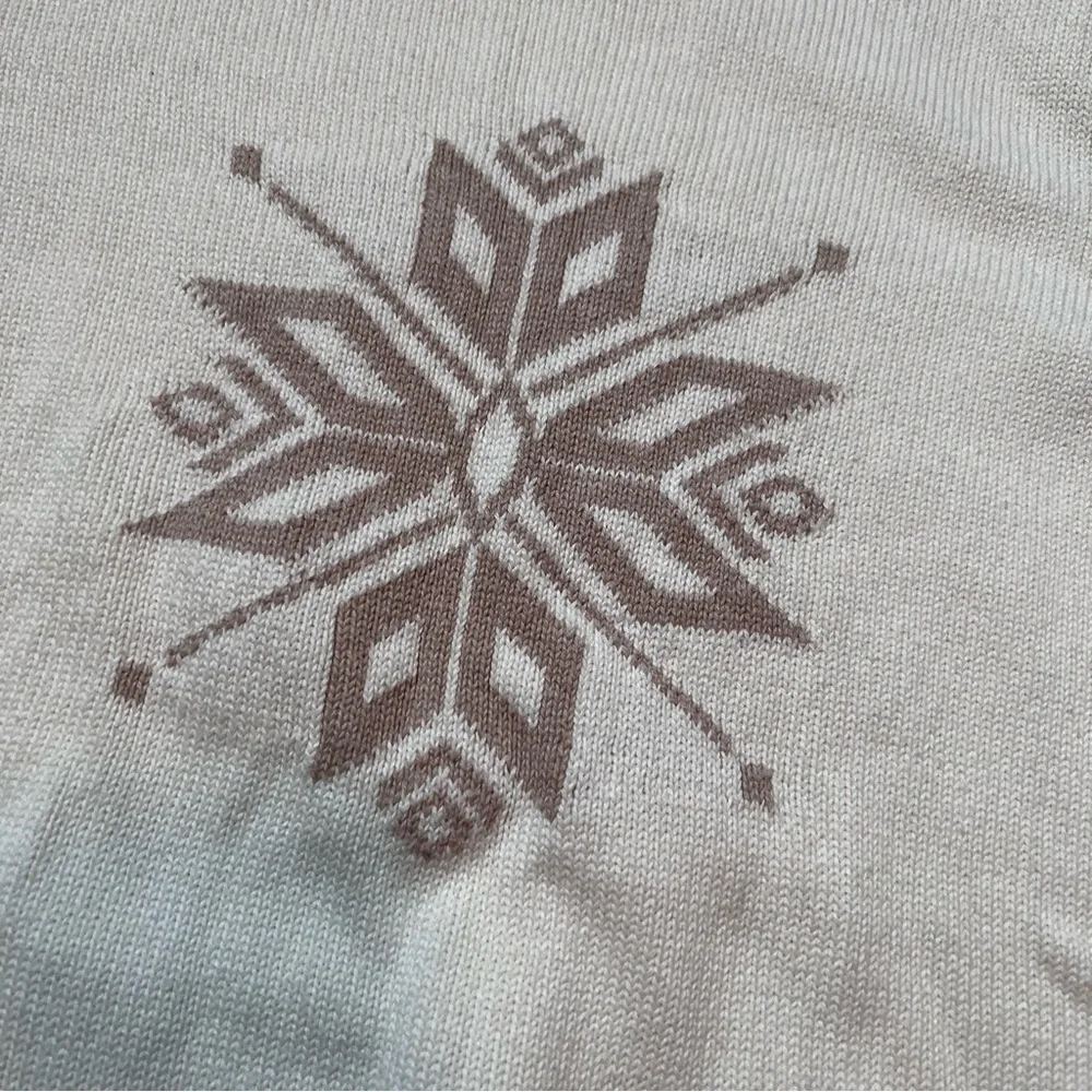 💙Croft & Barrow snowflake sweater - Picture 3 of 6